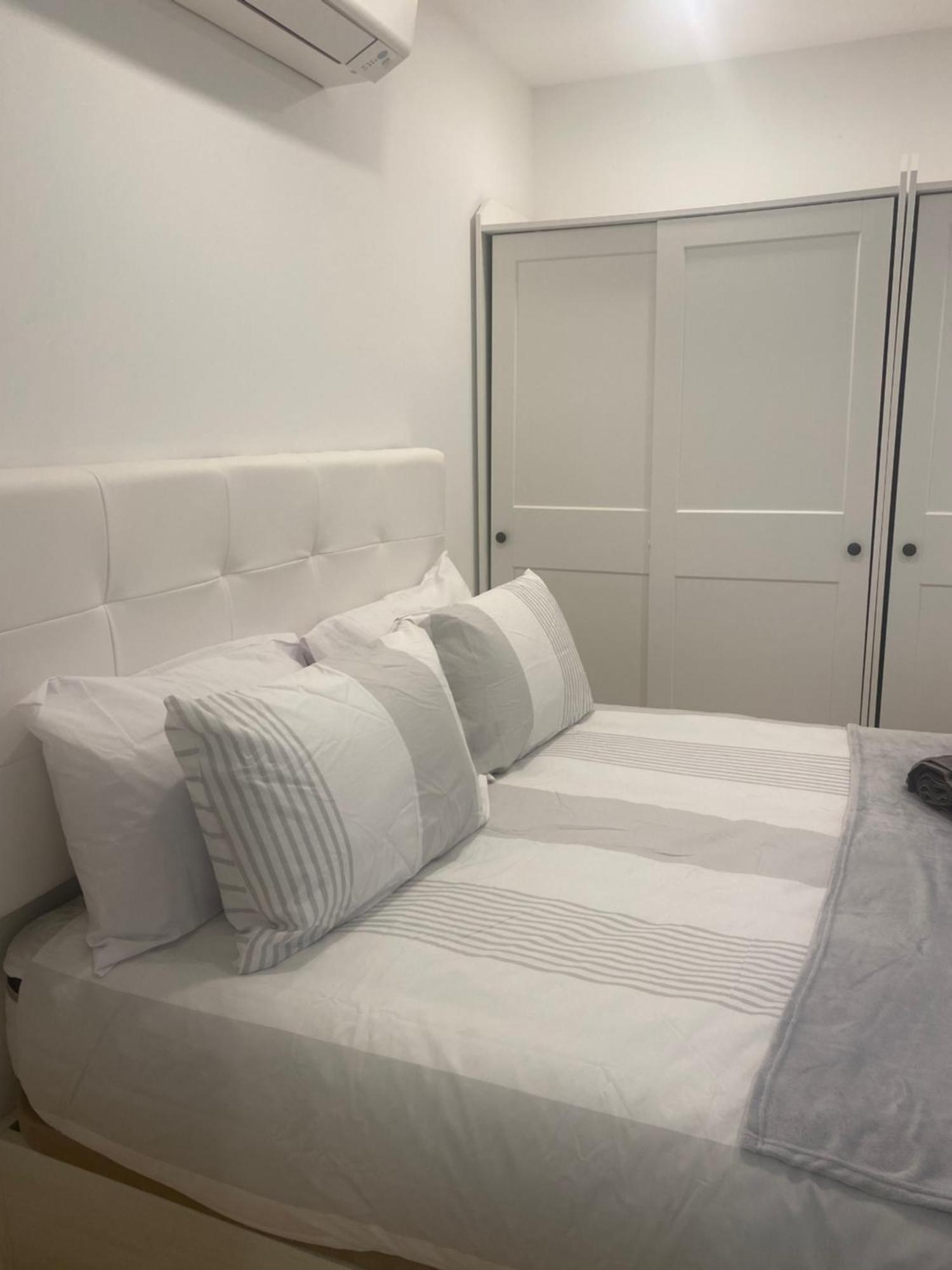 Cp Top Floor Luxury Studio With Spa And Pool Gibraltar Bagian luar foto